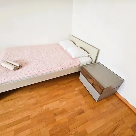 Large Flats, Center - Schb Apartment