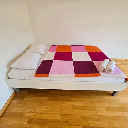Large Flats, Center - Schb * Zurich